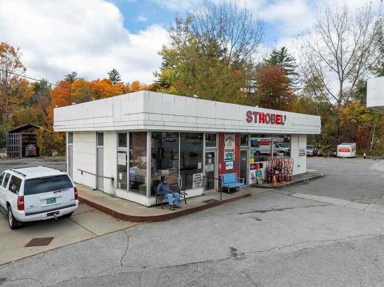 More Photos Of 5122 US-5, Weathersfield Service Station For Sale