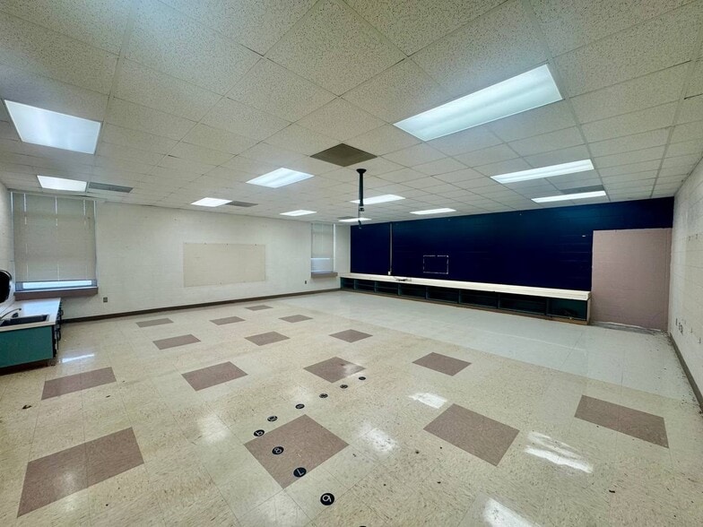 More Photos Of 111 W College Ave, Shelbina Schools For Sale