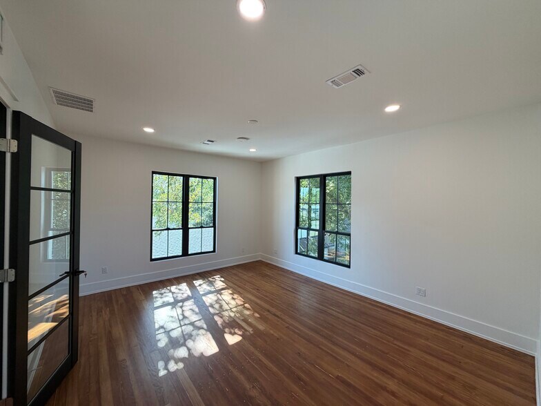 More Photos Of 1016 E California St, Gainesville Medical For Lease