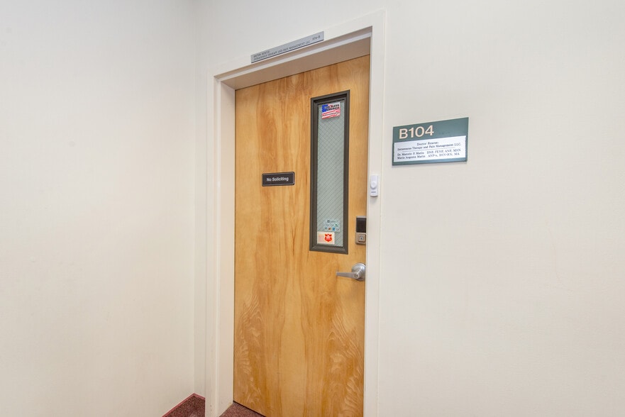 More Photos Of 504 Hamburg Tpke, Wayne Medical For Sale