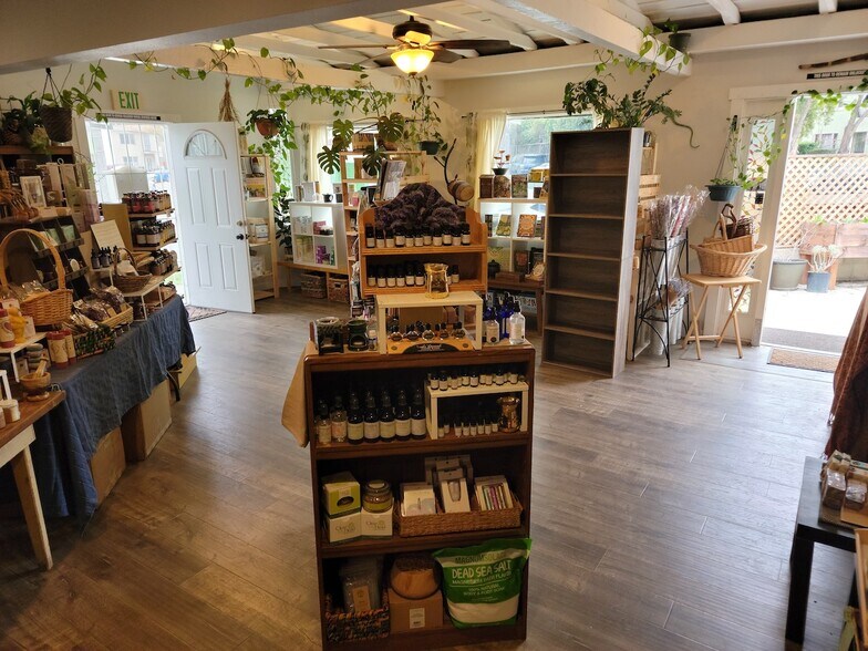 More Photos Of 702 Cedar Ave, Long Beach Storefront Retail Residential For Sale