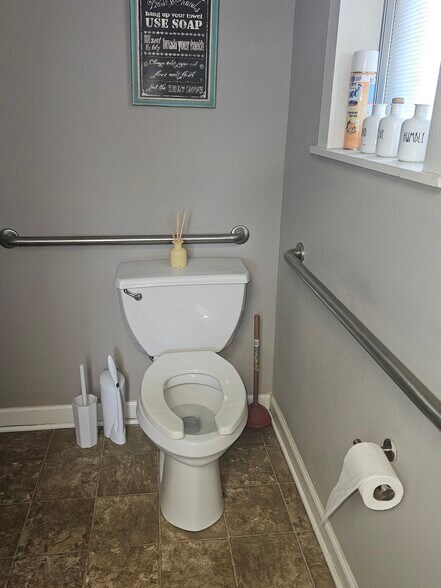 More Photos Of 1101 Chestnut St, Coplay General Retail For Lease