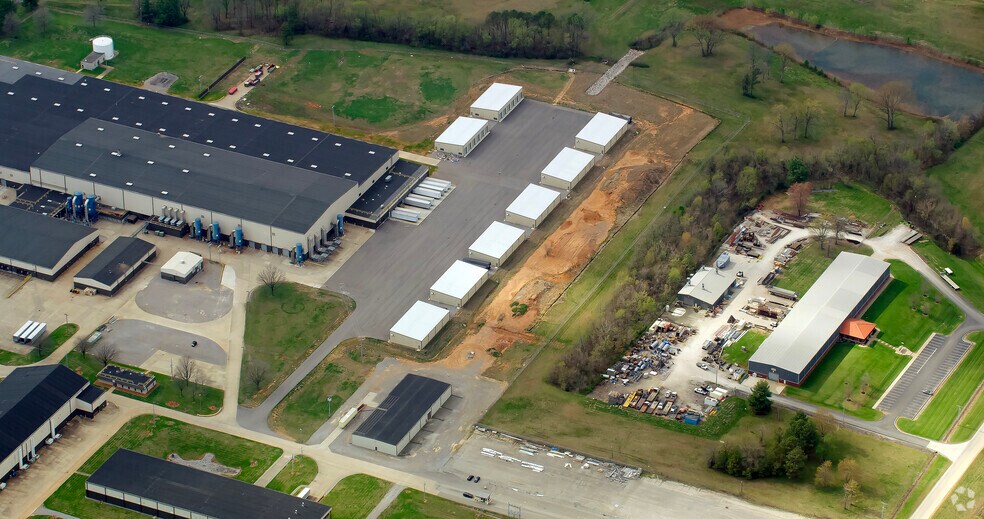 More Photos Of 4583 Guthrie Hwy, Clarksville Manufacturing For Lease