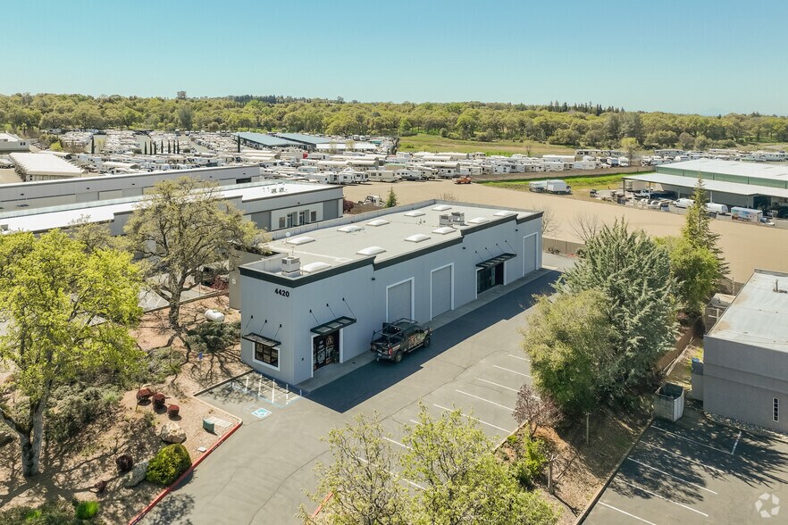 More Photos Of 4420 Commodity Way, Shingle Springs Flex For Lease