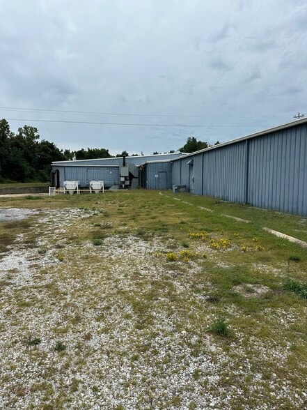 More Photos Of 212 W Fair St, Marshall Manufacturing For Sale