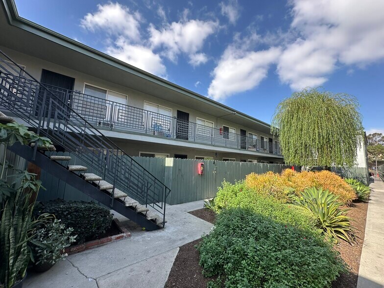 More Photos Of 9240 Palm St, Bellflower Apartments For Sale