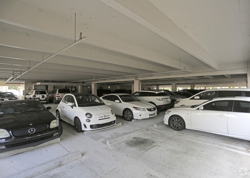 More Photos Of 15715 S Dixie Hwy, Miami Office For Lease