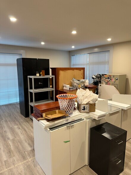 More Photos Of 7550 River Rd, Delta Service For Sale