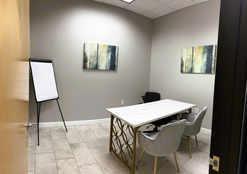 More Photos Of 80 N McClintock Dr, Chandler Medical For Sale