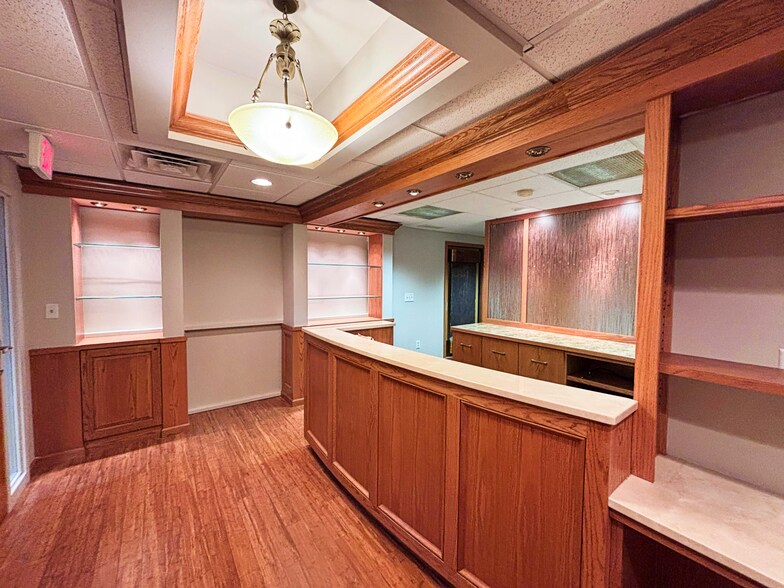 More Photos Of 1151 Bethel Rd, Columbus Medical For Lease