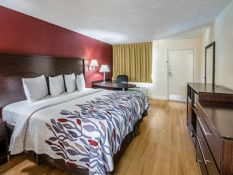 More Photos Of 8296 S Orange Blossom Trl, Orlando Hotel For Sale