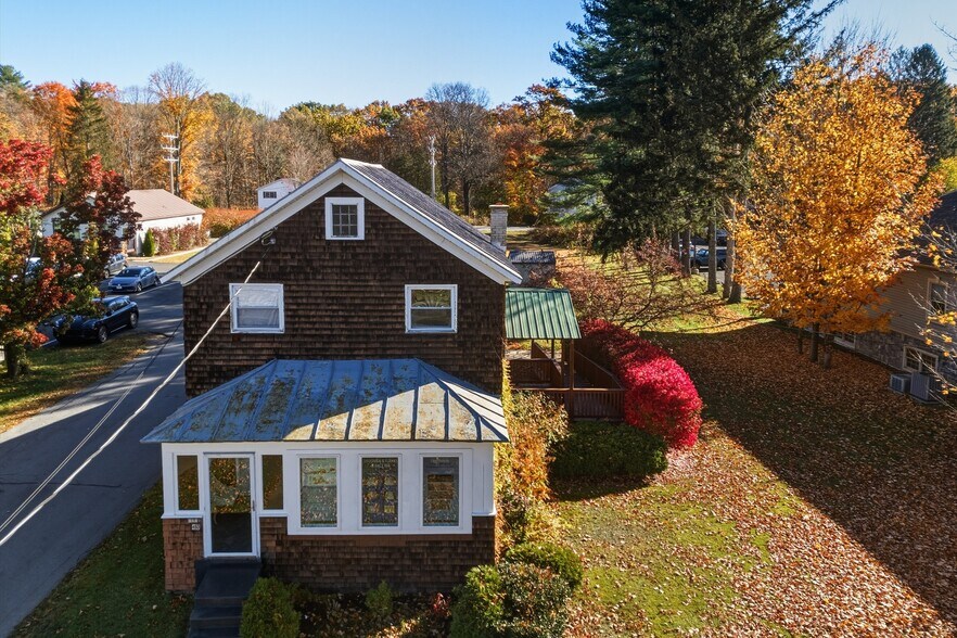 More Photos Of 460 Maple Ave, Saratoga Springs Storefront Retail Residential For Lease