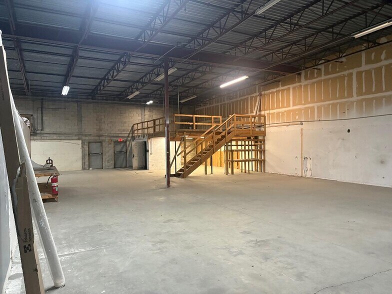 More Photos Of 1818 7th Ave N, Lake Worth Beach Warehouse For Lease