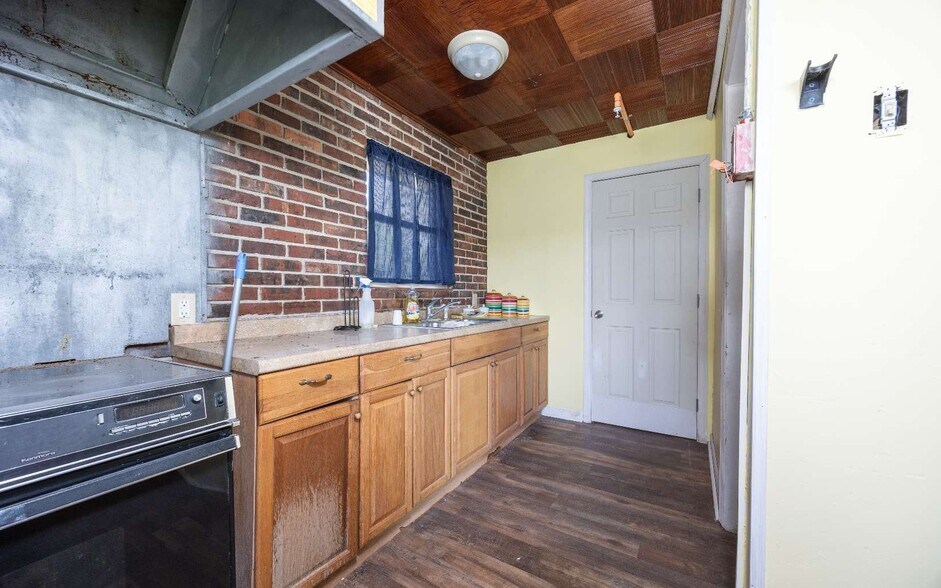 More Photos Of 7601 133rd Rd, Live Oak Assisted Living For Sale