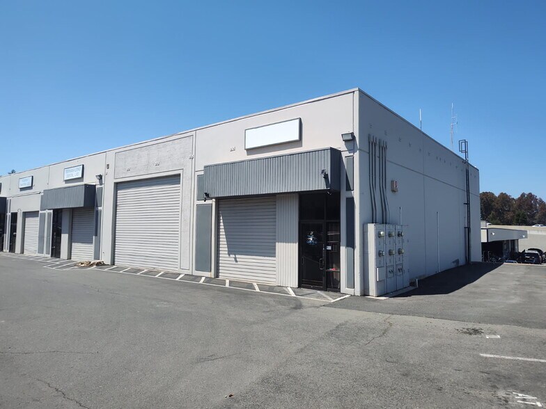 Primary Photo Of 5011 Blum Rd, Martinez Warehouse For Lease