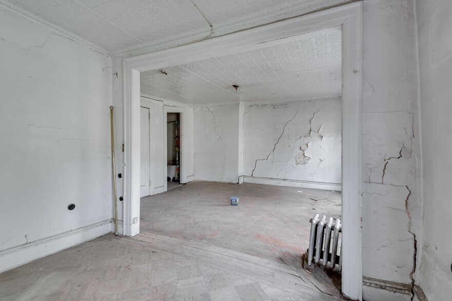 More Photos Of 122 Hoyt St, Brooklyn Multifamily For Sale