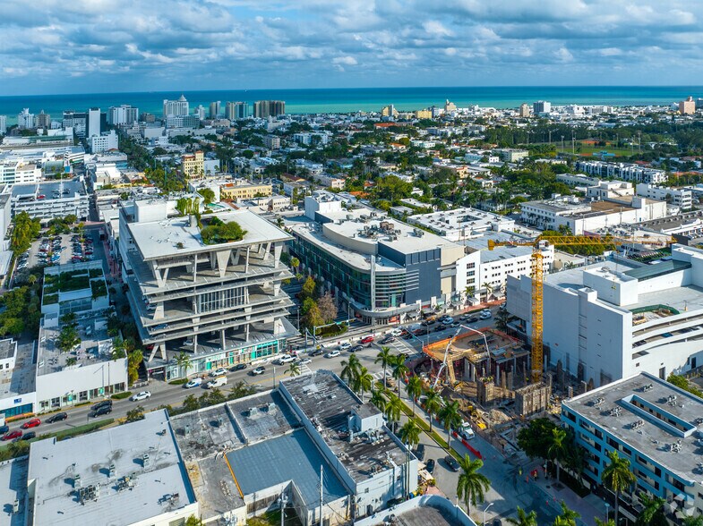 More Photos Of 1100-1120 Lincoln Rd, Miami Beach General Retail For Lease