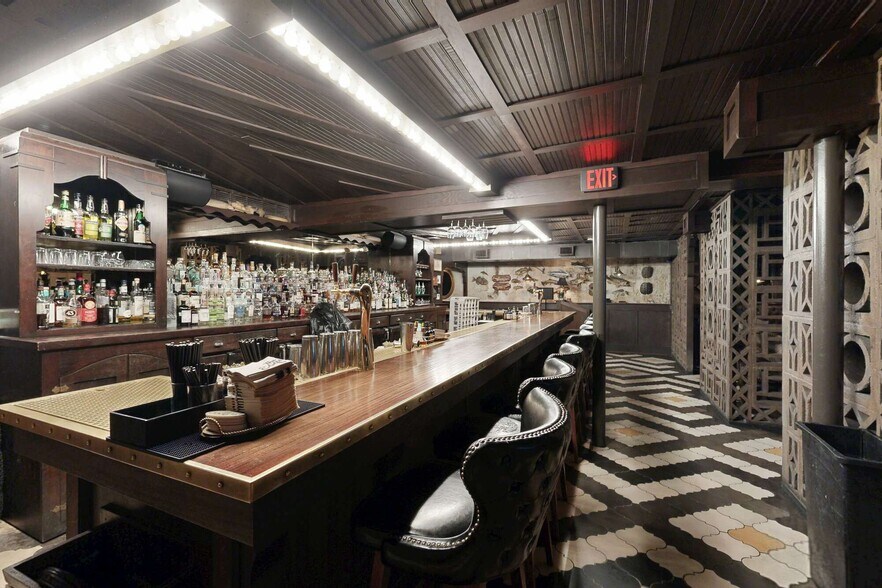 More Photos Of 151 E Commerce St, San Antonio Restaurant For Sale