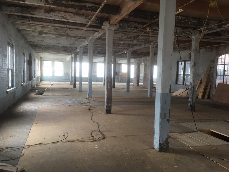 More Photos Of 506 N 12th St, Reading Industrial For Sale