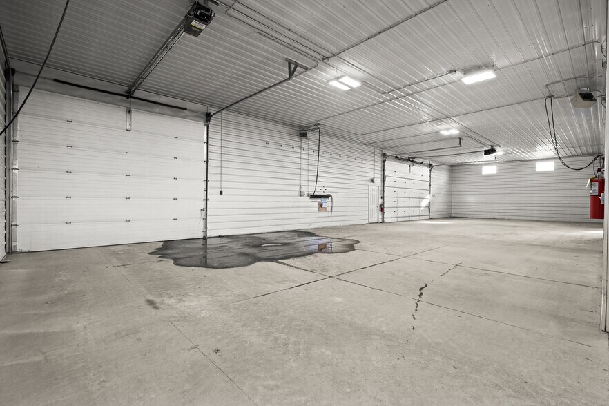 More Photos Of 6797 E Wildcat Rd, Evansville Warehouse For Sale