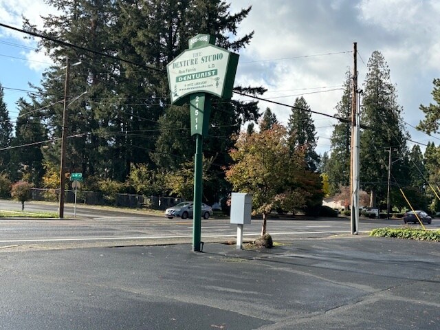 More Photos Of 21511 SE Stark St, Gresham Medical For Sale