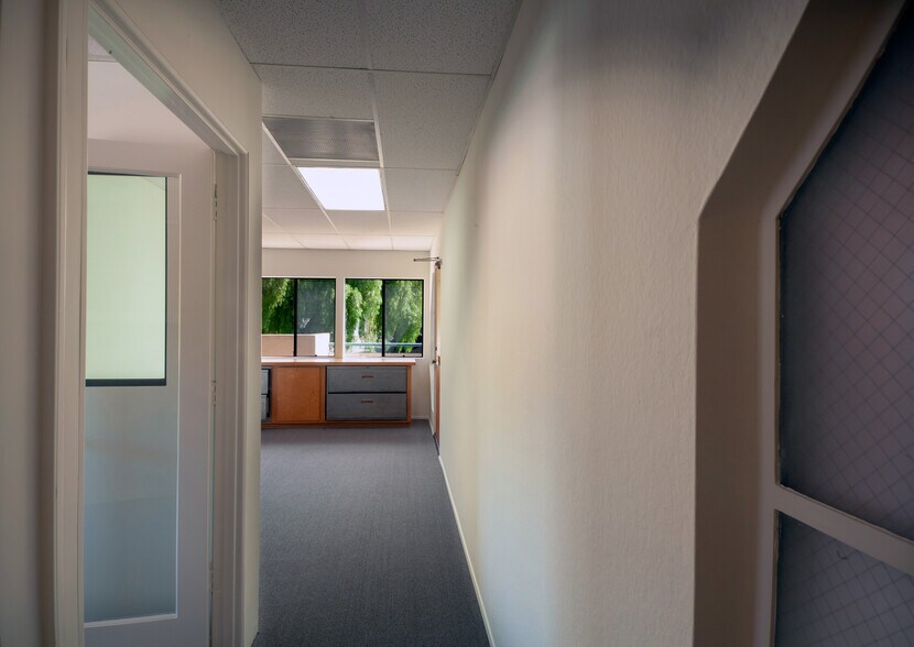 More Photos Of 352 3rd St, Laguna Beach Office For Sale