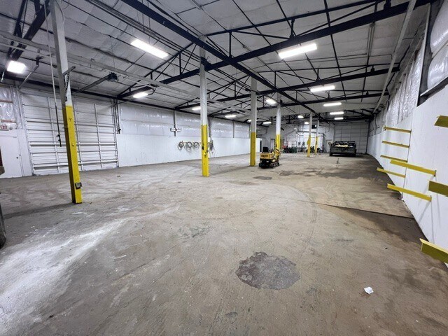 More Photos Of 1338 Hull St, Louisville Manufacturing For Sale