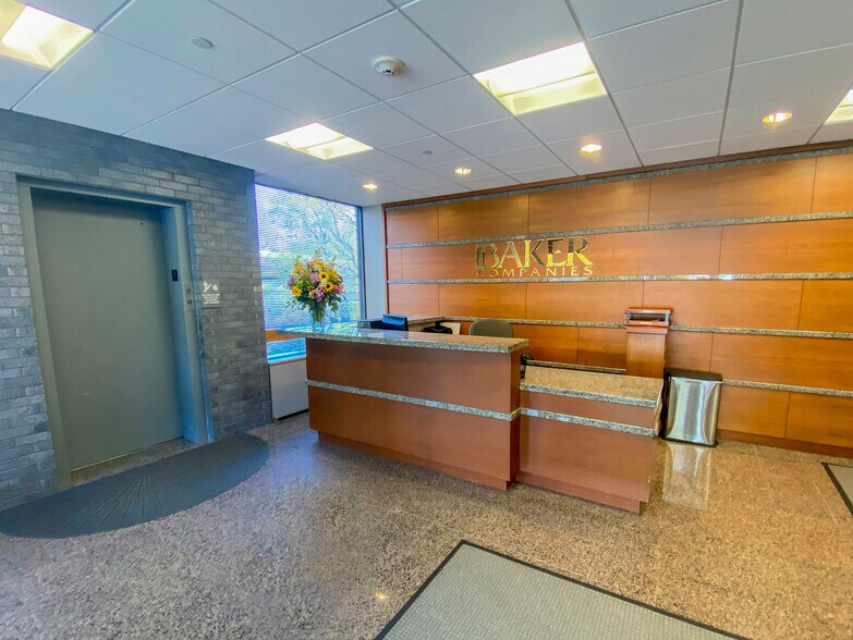 More Photos Of 1 W Red Oak Ln, White Plains Office For Lease