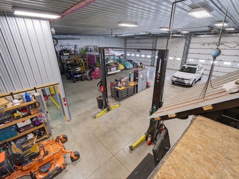 More Photos Of 15306 Covington Rd, Fort Wayne Flex For Sale