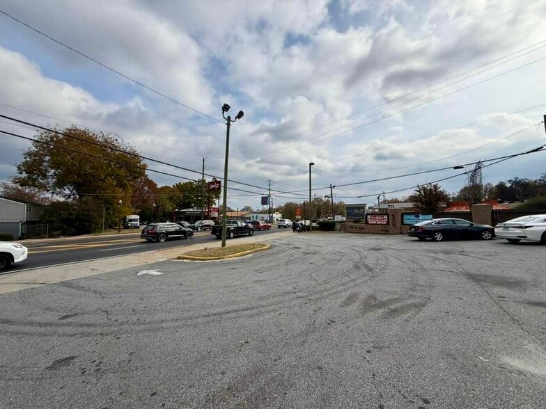 More Photos Of 2565 Candler Rd, Decatur Freestanding For Sale