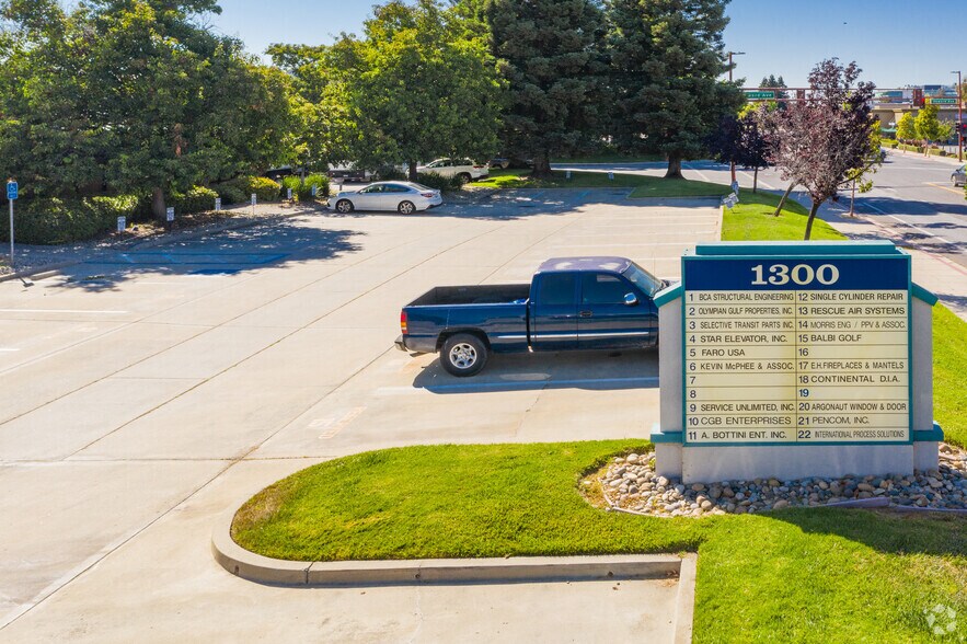 More Photos Of 1300 Industrial Rd, San Carlos Research And Development For Lease