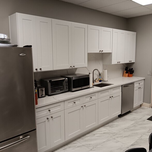 More Photos Of 926 Chulie Dr, San Antonio Coworking Space
