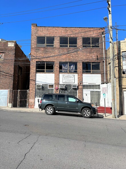 More Photos Of 9-11 Elm Ave, Mount Vernon Service For Sale