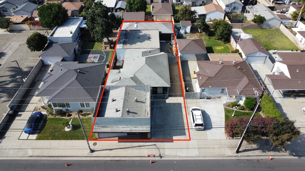 More Photos Of 15709 Bellflower Blvd, Bellflower General Retail For Sale