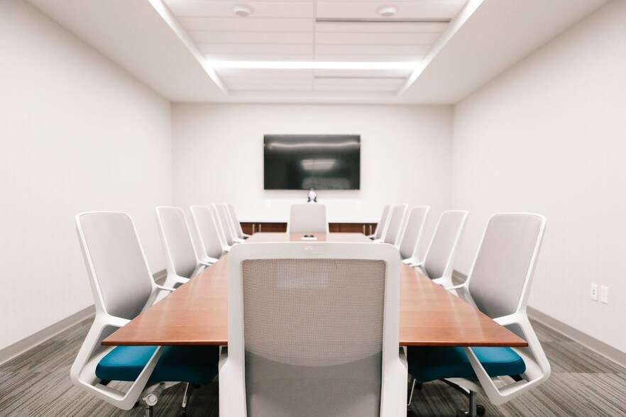 More Photos Of 800 LaSalle Ave, Minneapolis Office For Lease