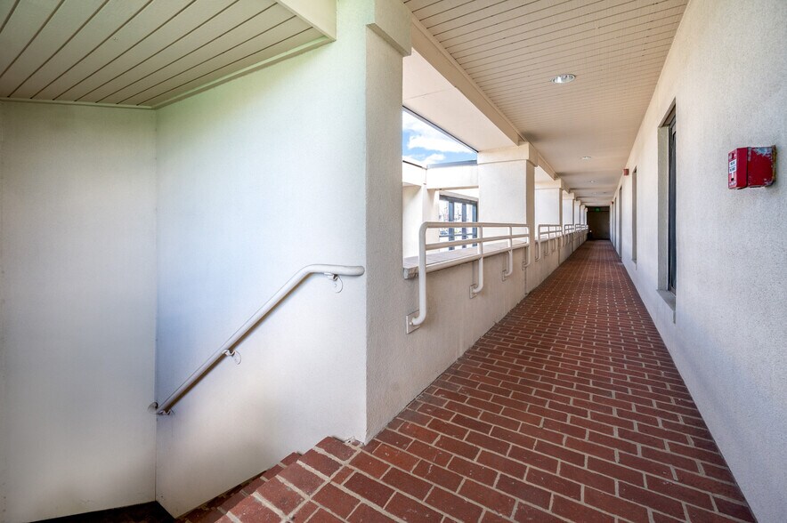 More Photos Of 1919 West St, Annapolis Office For Lease