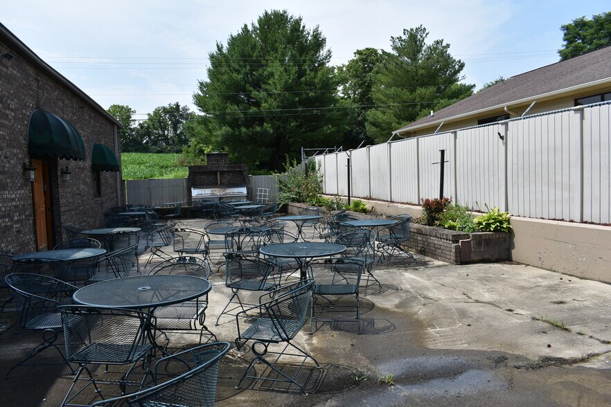 More Photos Of 470 Tucker Dr, Maysville Storefront Retail Office For Sale