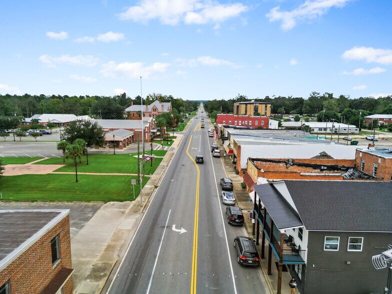 More Photos Of 20737 Central Ave, Blountstown Restaurant For Sale