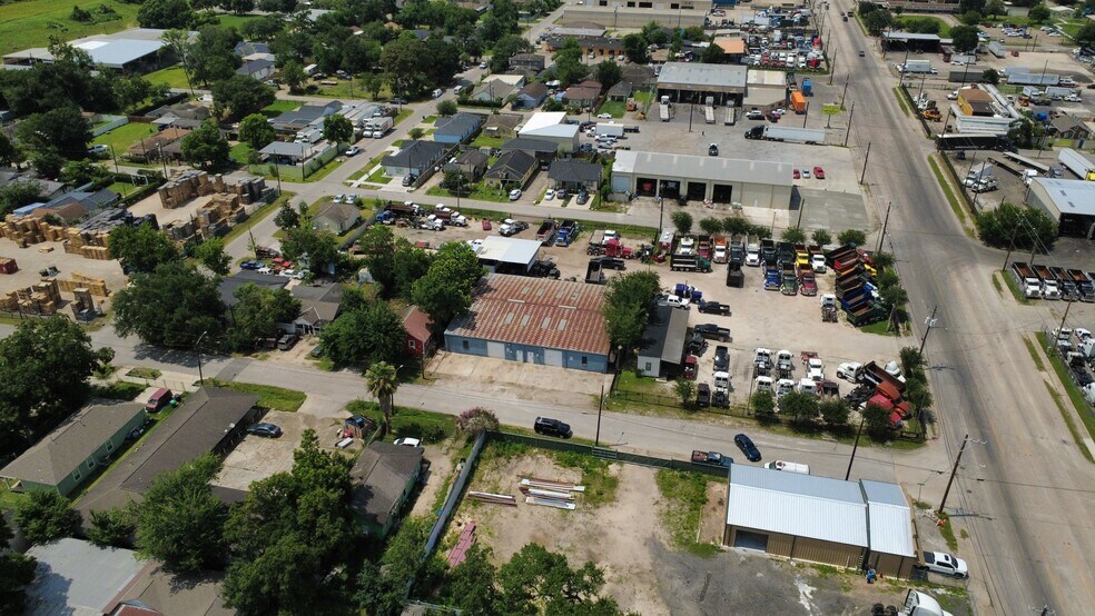 More Photos Of 8019 Richards St, Houston Warehouse For Sale