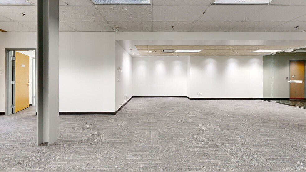 More Photos Of 13353 Commerce Pky, Richmond Office For Lease