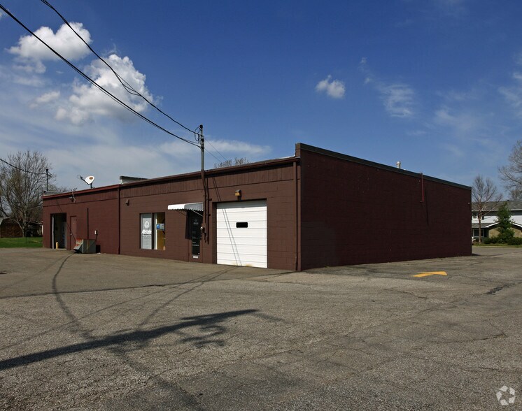 More Photos Of 108 Antioch Dr, Elyria Freestanding For Lease