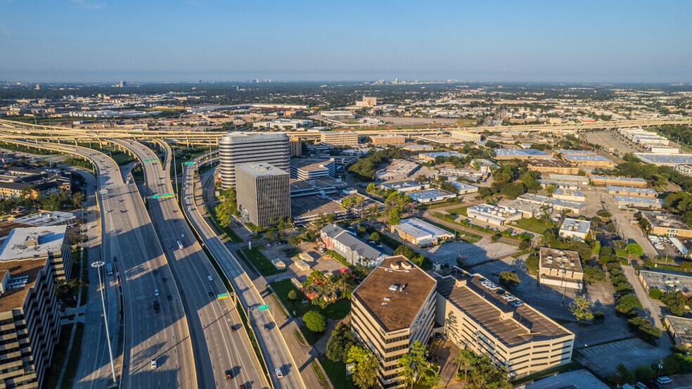 More Photos Of 2110 E Governors Cir, Houston Light Manufacturing For Sale