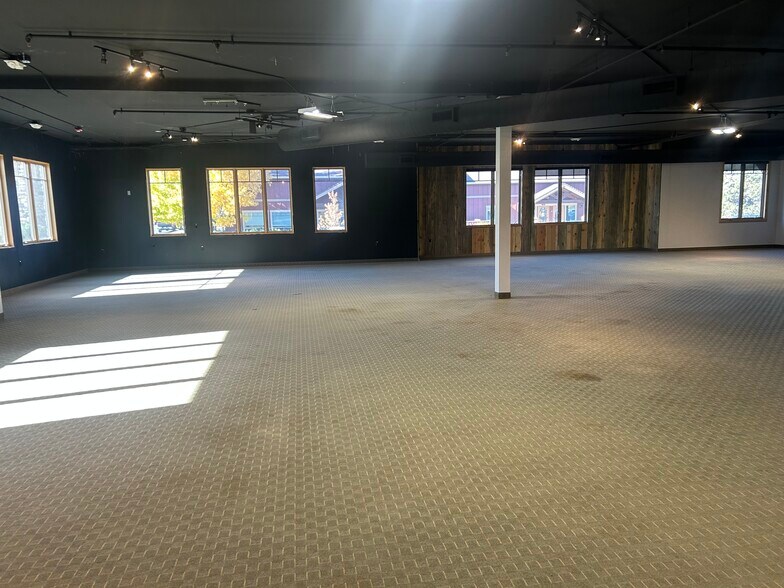 More Photos Of 525 SW Umatilla St, Redmond Office For Sale