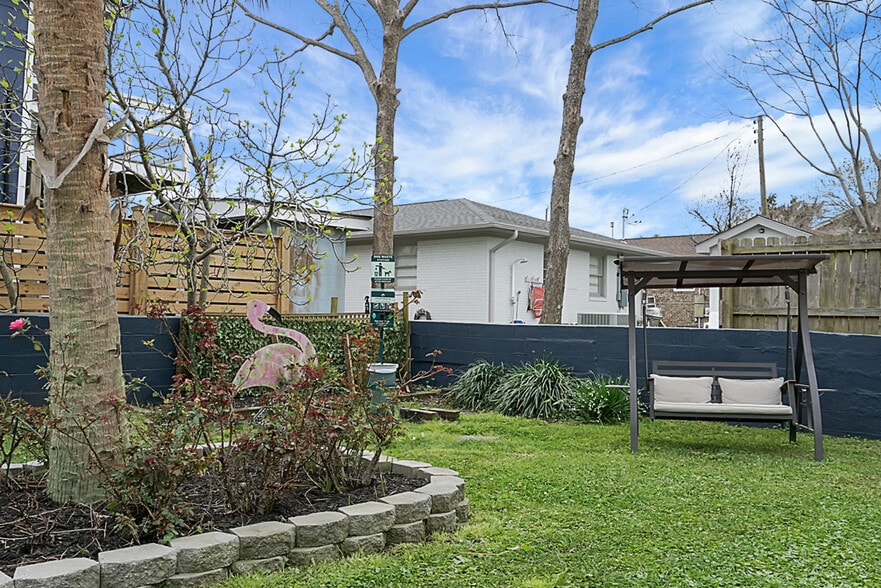 More Photos Of 205 Harper Ave, Carolina Beach Hotel For Sale