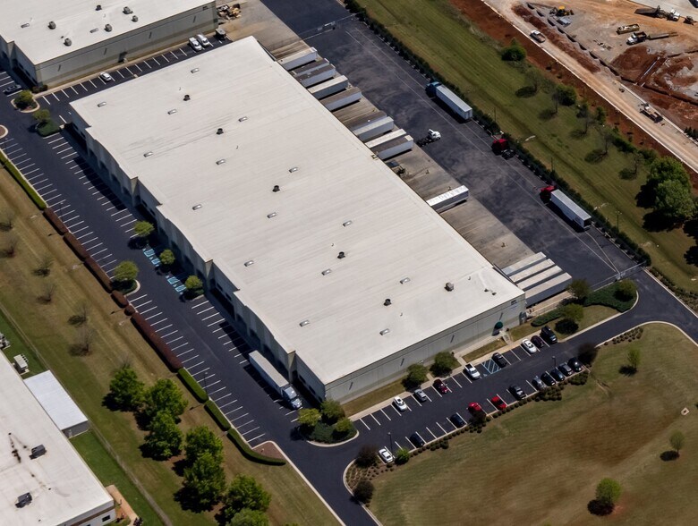 More Photos Of 301 James Record Rd, Huntsville Warehouse For Lease