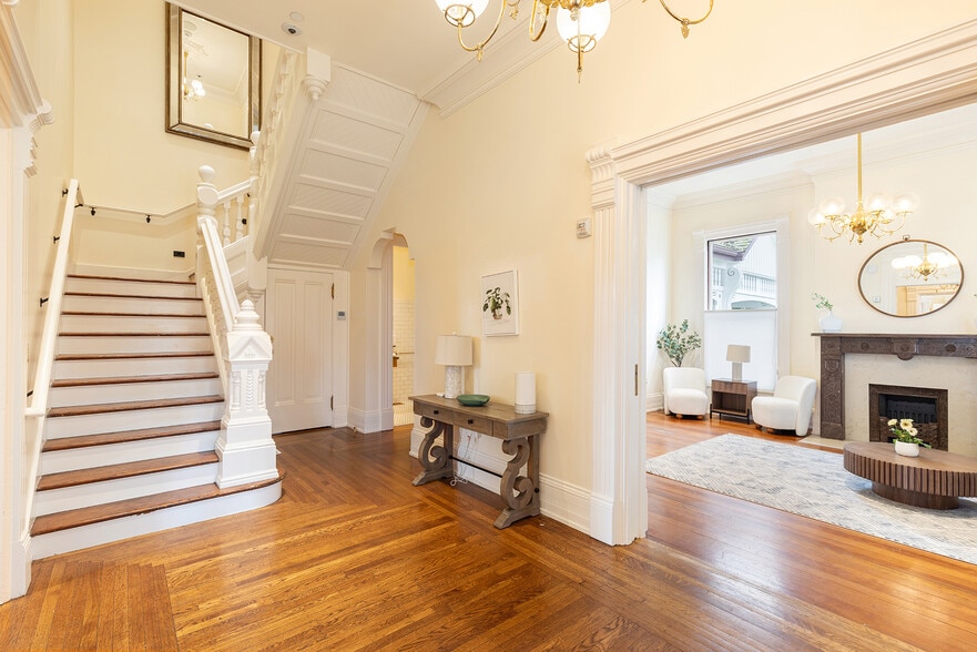 More Photos Of 423 Seminary St, Napa Specialty For Sale