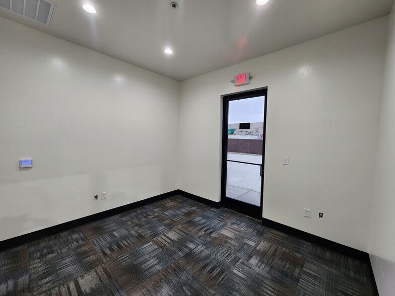 More Photos Of 965 Barstow Ave, Clovis Industrial For Lease