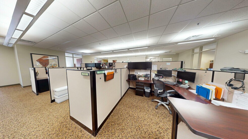 More Photos Of 12500 Reed Hartman Hwy, Cincinnati Office For Lease