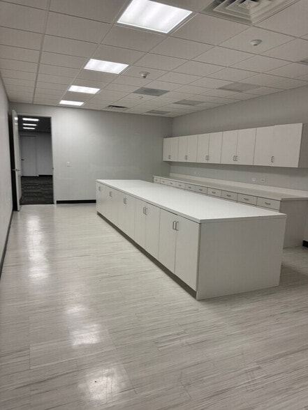 More Photos Of 2985 S Ridge Rd, Green Bay Medical For Lease