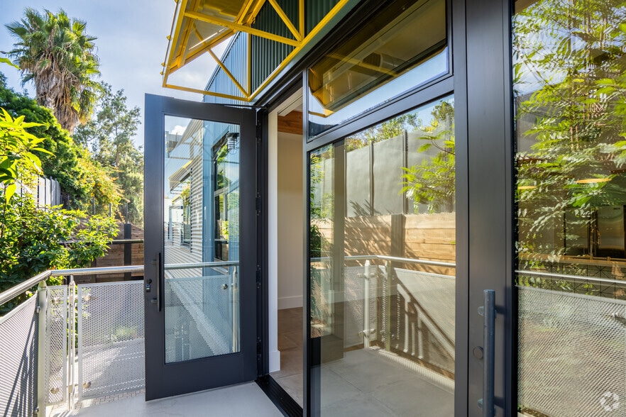 More Photos Of 330 S Cedros Ave, Solana Beach Apartments For Lease